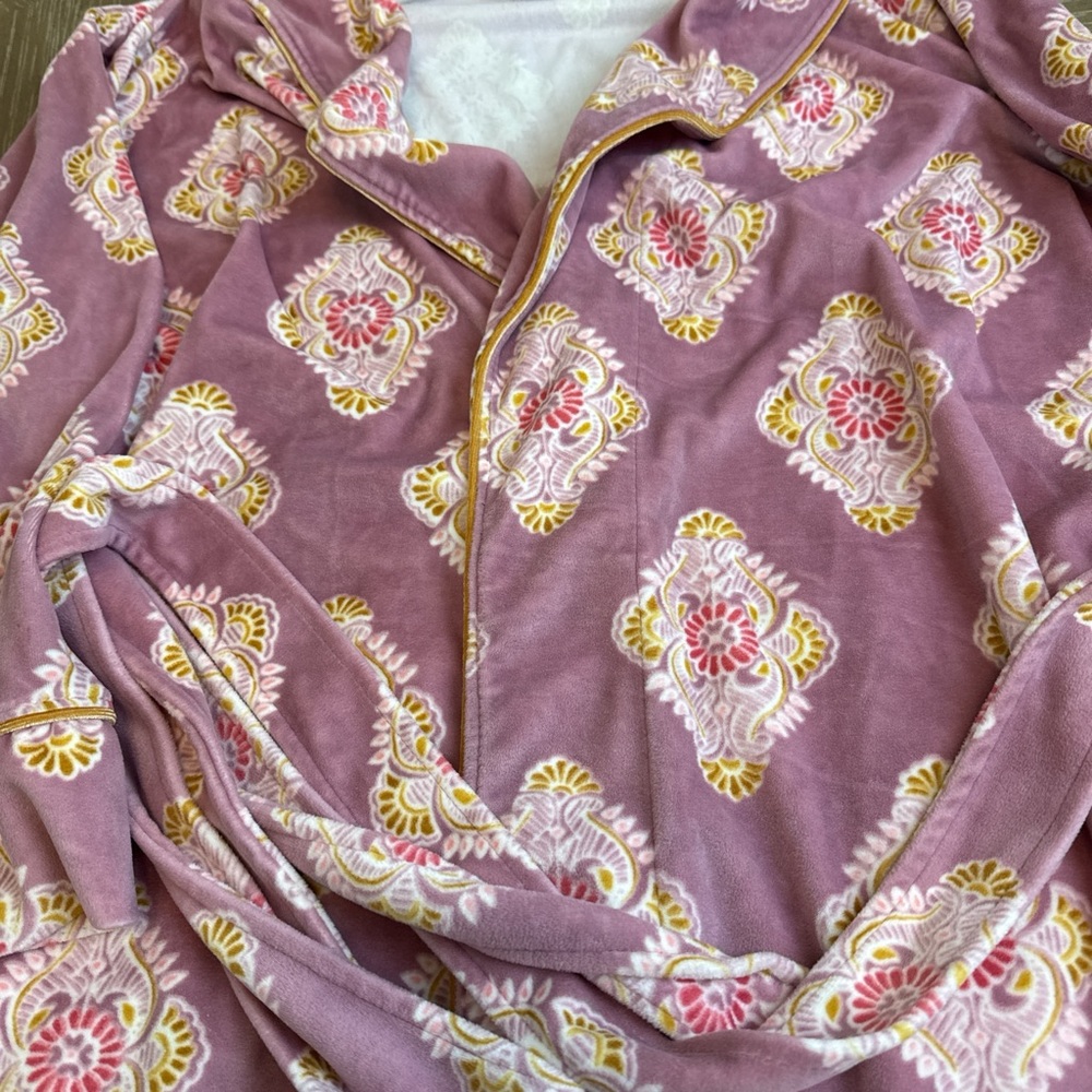 World Market Patterned Robe with Belt - Picture 2 of 6